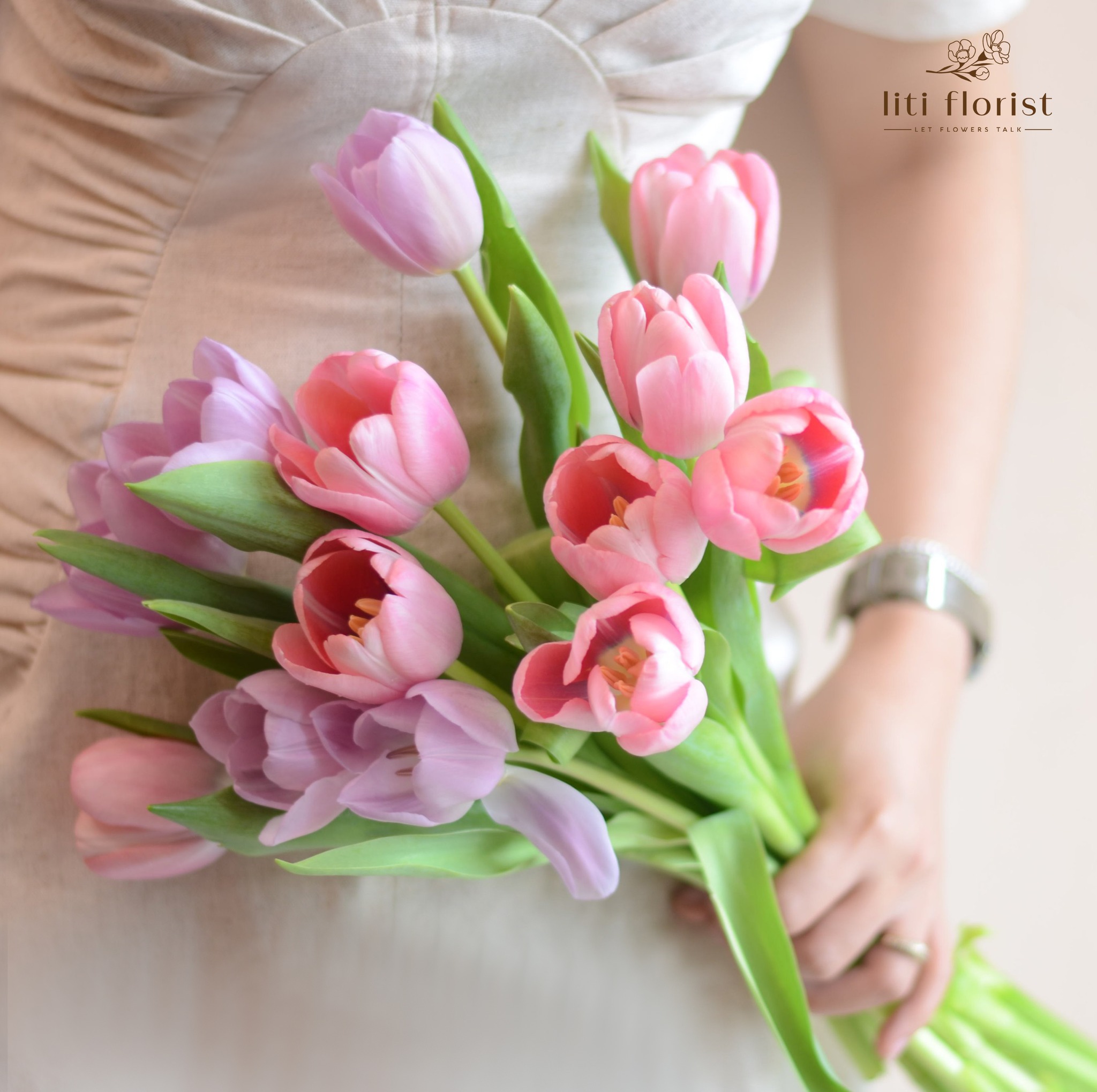 Bó hoa tulip rực rỡ