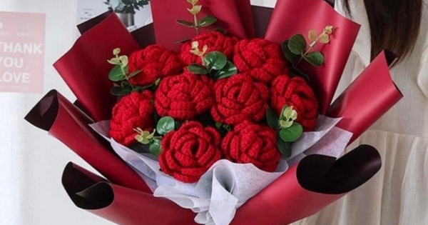 Sự chia ly và tình yêu trong hoa phượng